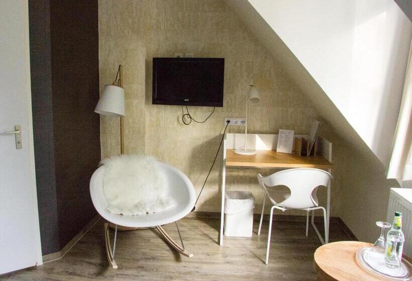 Standard Single Room, Restaurant Anders