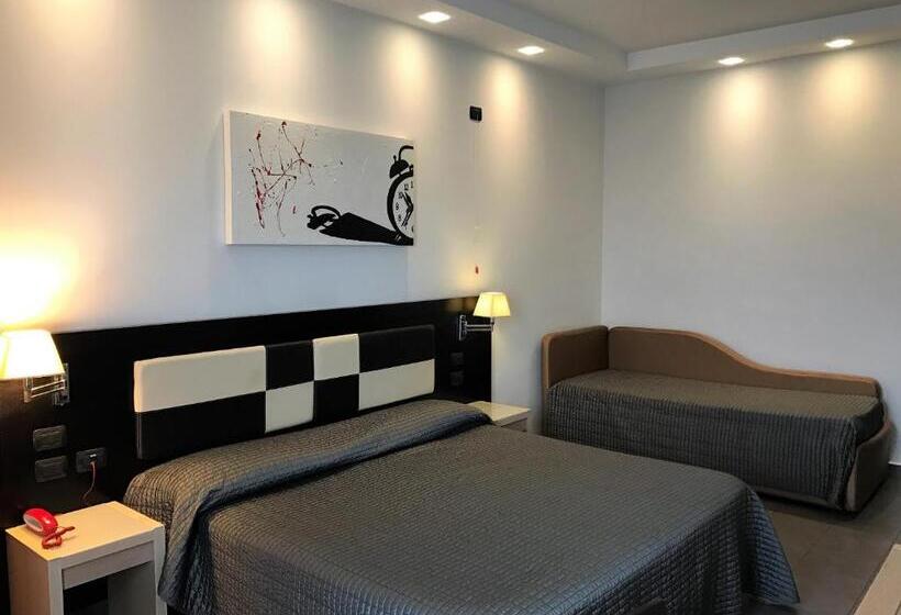 スタンダードトリプルルーム, Visagi