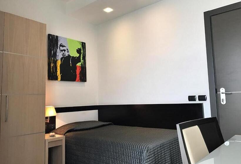 バルコニー付きシングルスタンダードルーム, Visagi