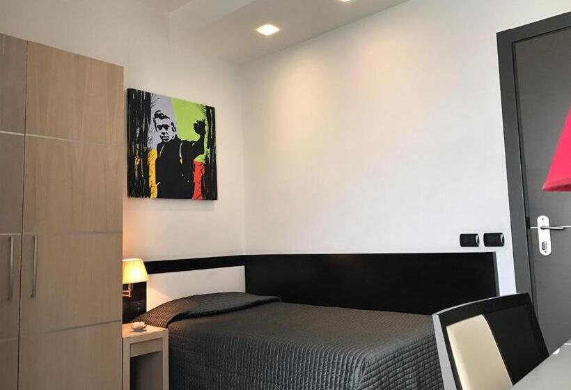 バルコニー付きシングルスタンダードルーム, Visagi