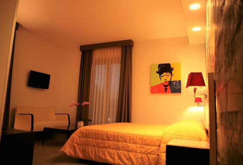 デラックスルーム, Visagi