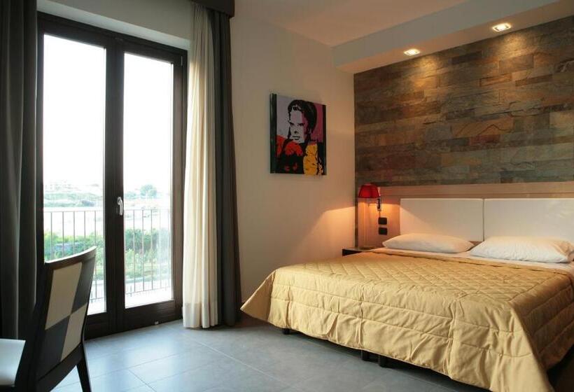 デラックスルーム, Visagi