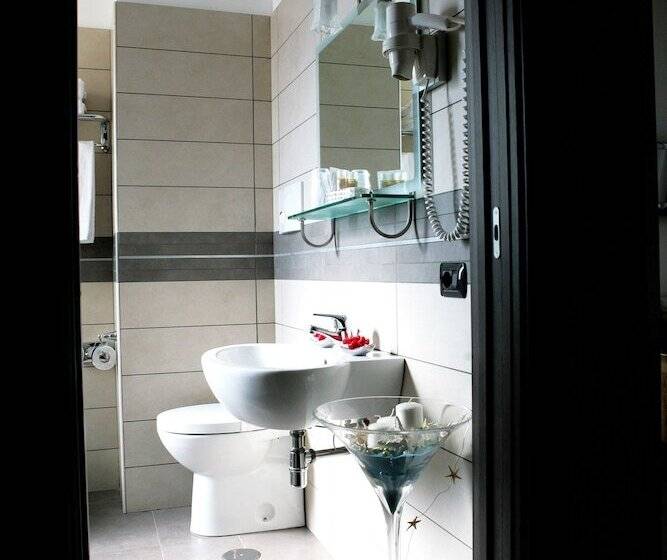 スタンダード４人部屋, Visagi