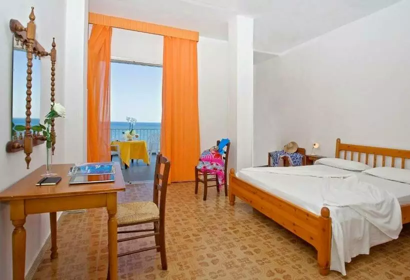 オーシャンビューのスタンダードシングルルーム, Vittorio Beach Resort