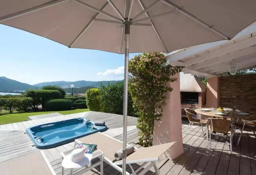 オーシャンビューの１ベッドルームビラ, Résidence Marina Di Santa Giulia