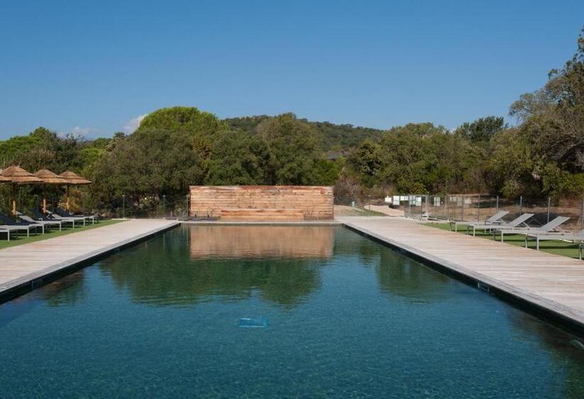 2 Bedroom Premium Apartment, Résidence Marina Di Santa Giulia