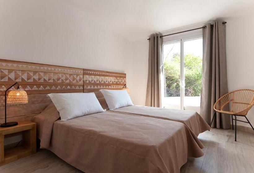 Дом 4 Спальни, Résidence Marina Di Santa Giulia
