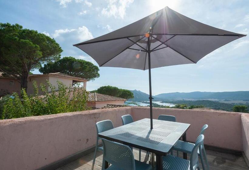 2-Bedroom Classic Apartment, Résidence Marina Di Santa Giulia