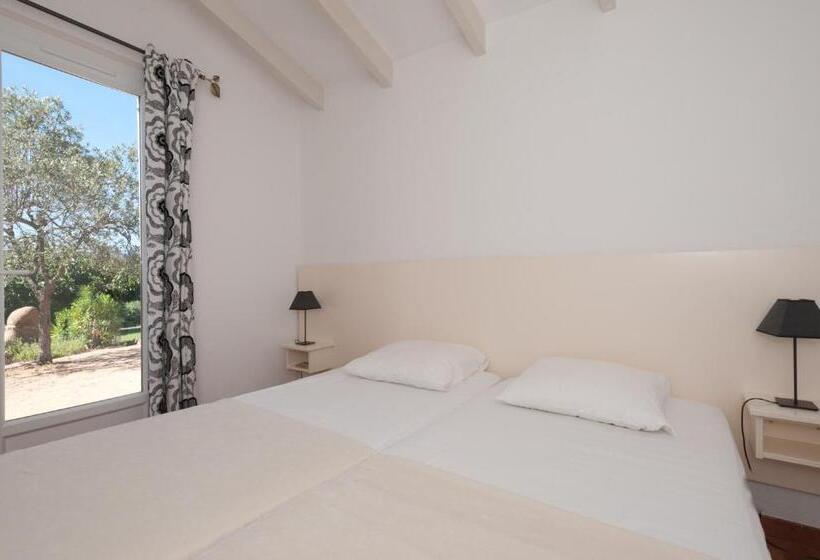 2-Bedroom Classic Apartment, Résidence Marina Di Santa Giulia