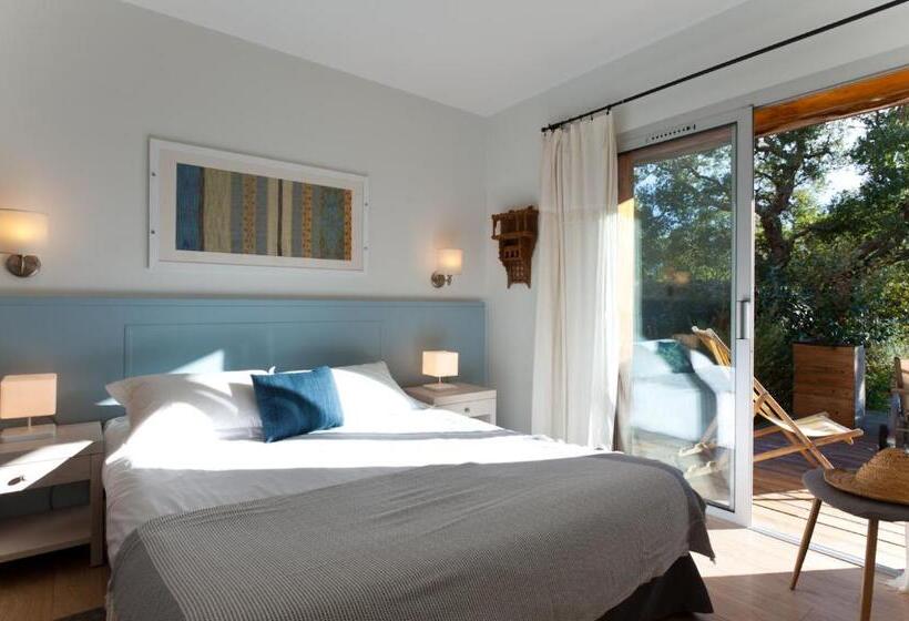 2 Bedroom Premium Apartment, Résidence Marina Di Santa Giulia