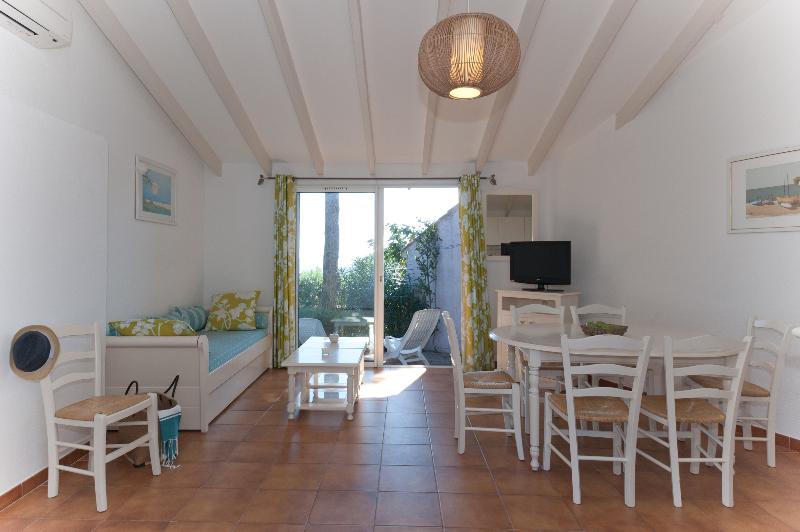 2-Bedroom Classic Apartment, Résidence Marina Di Santa Giulia