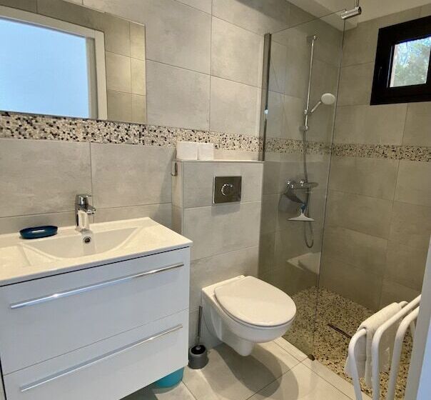 استودیوی استاندارد, Résidence Marina Di Santa Giulia