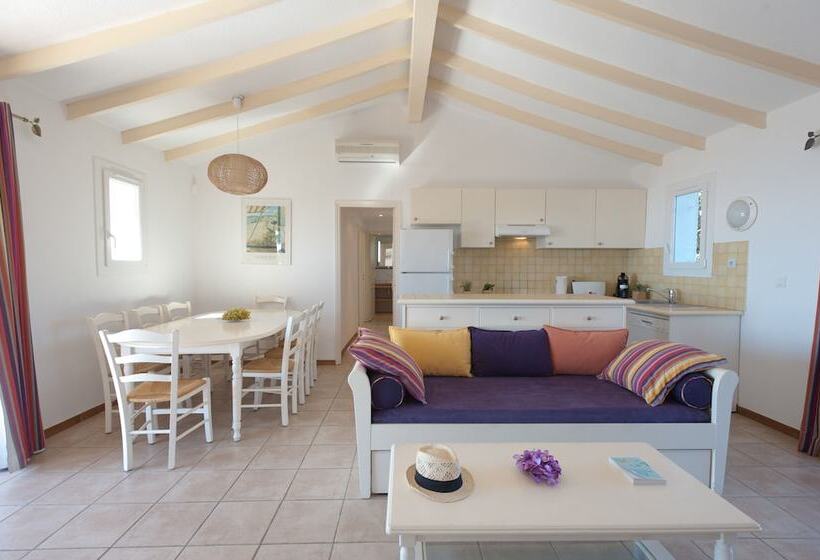 2-Bedroom Classic Apartment, Résidence Marina Di Santa Giulia