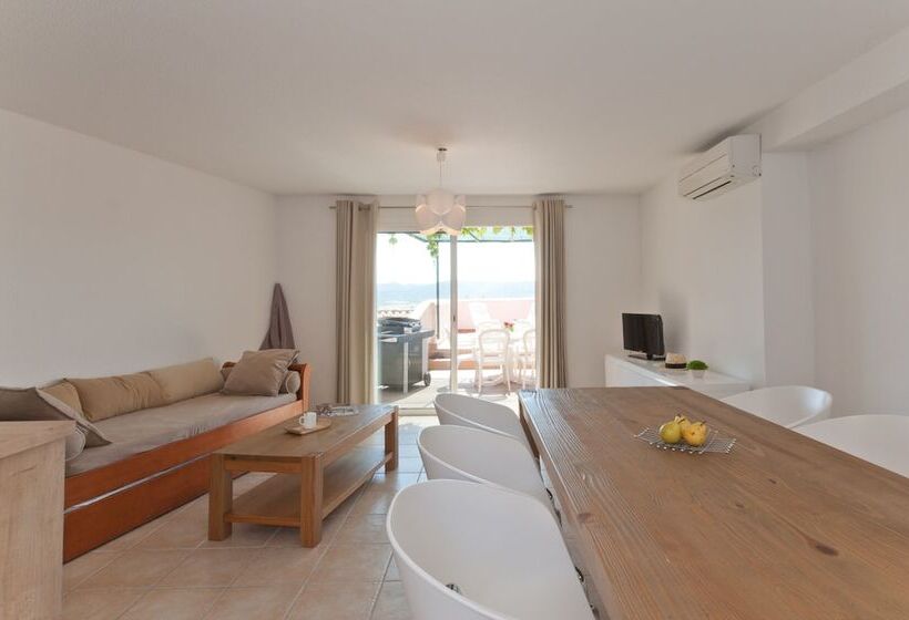 2-Bedroom Classic Apartment, Résidence Marina Di Santa Giulia