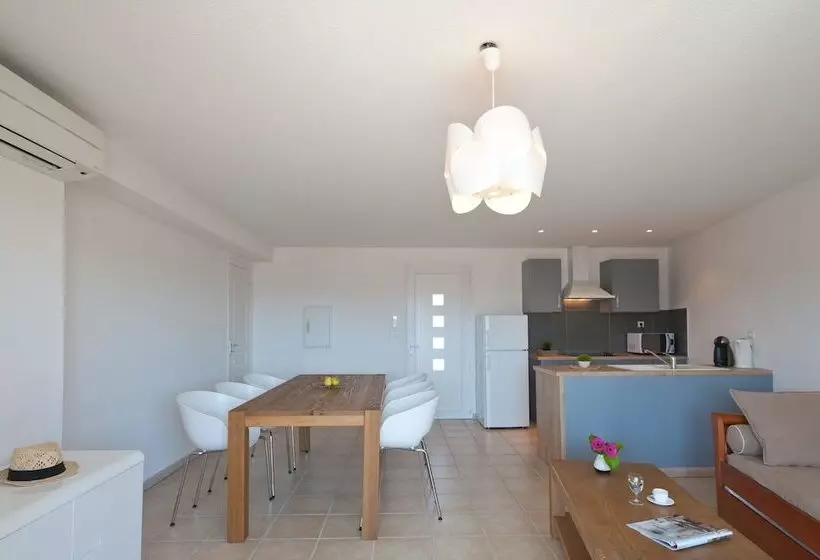 2-Bedroom Classic Apartment, Résidence Marina Di Santa Giulia