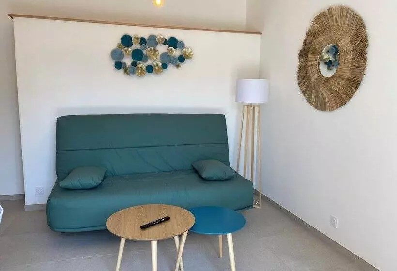 スタンダードスタジオ, Résidence Marina Di Santa Giulia