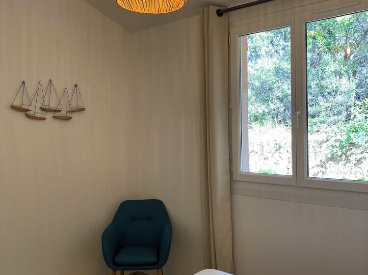 استودیوی استاندارد, Résidence Marina Di Santa Giulia