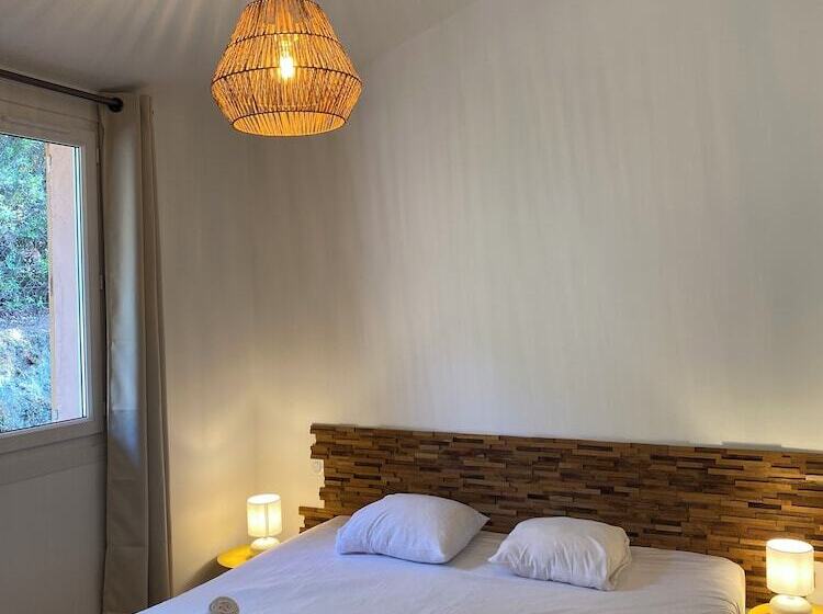 استودیوی استاندارد, Résidence Marina Di Santa Giulia