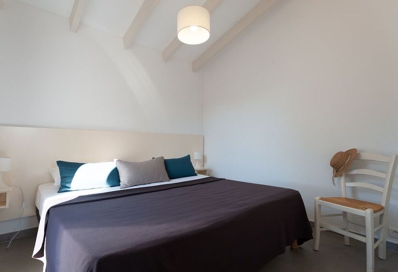 2-Bedroom Classic Apartment, Résidence Marina Di Santa Giulia