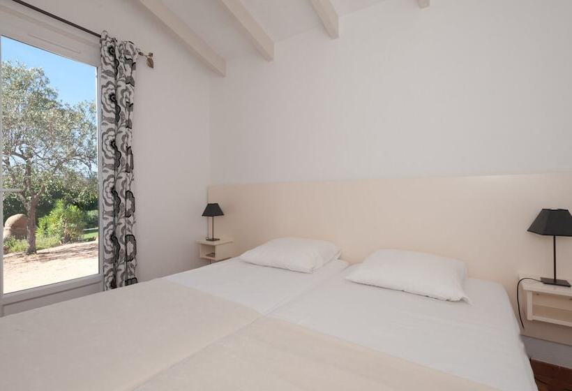 2-Bedroom Classic Apartment, Résidence Marina Di Santa Giulia