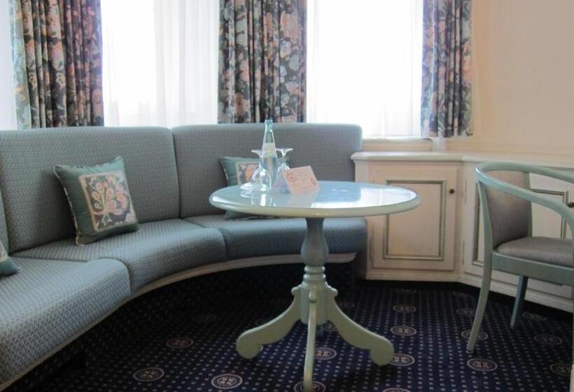 Номер Комфорт, Schloss Hotel Wolfsbrunnen