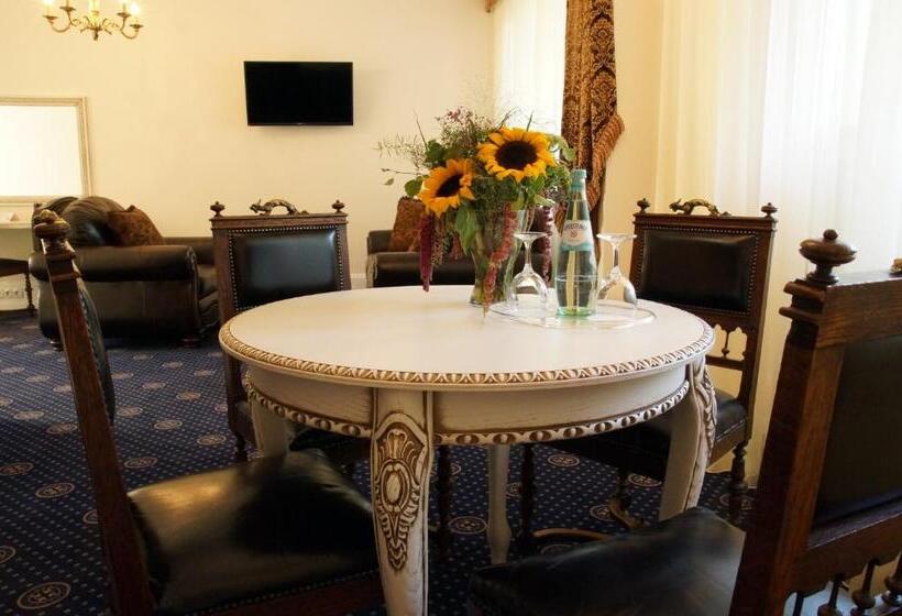 Королевский Люкс, Schloss Hotel Wolfsbrunnen