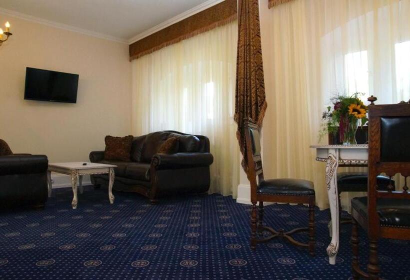 Королевский Люкс, Schloss Hotel Wolfsbrunnen