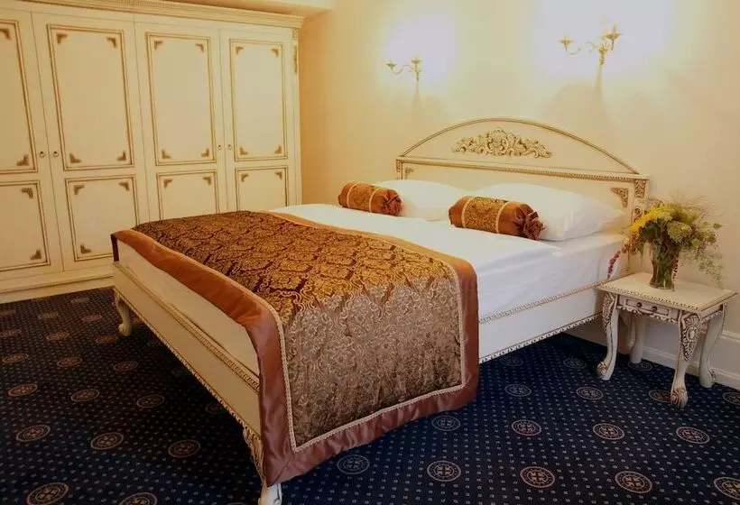 سوییت, Schloss Hotel Wolfsbrunnen