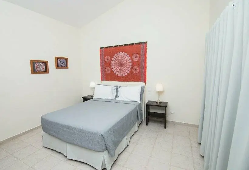 اتاق استاندارد با چشم‌انداز استخر, Colibri Boutique