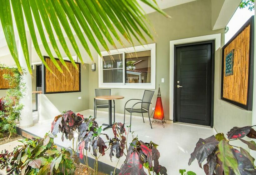 コンフォートルーム, Colibri Boutique