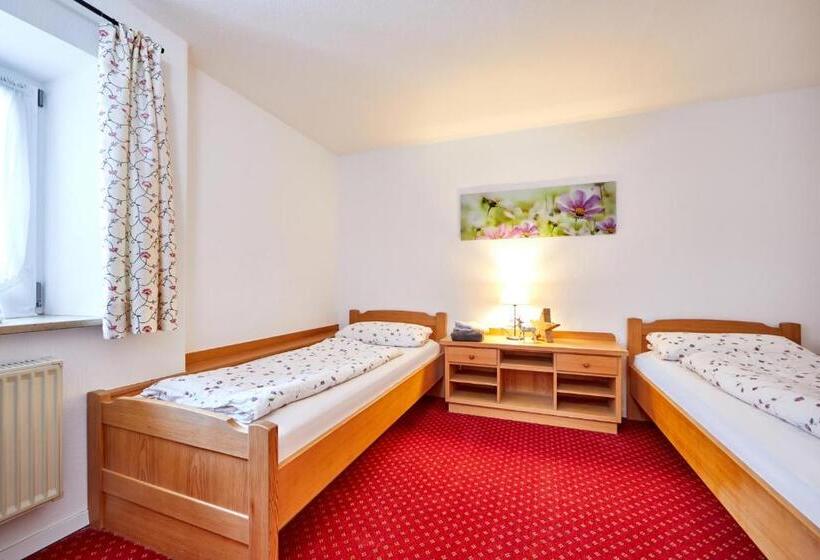 클래식 4인 룸, Alpen Gästehaus