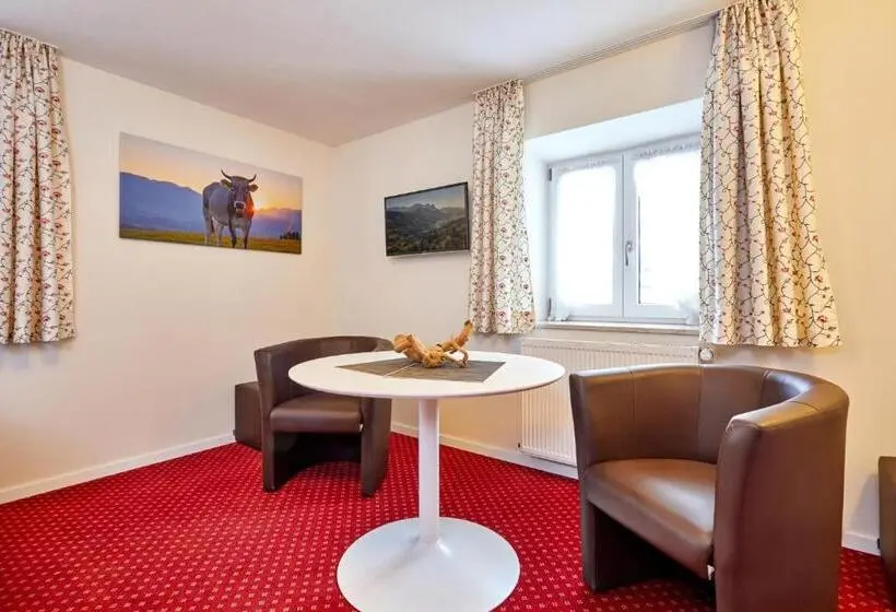 Classic Neljän Hengen Huone, Alpen Gästehaus