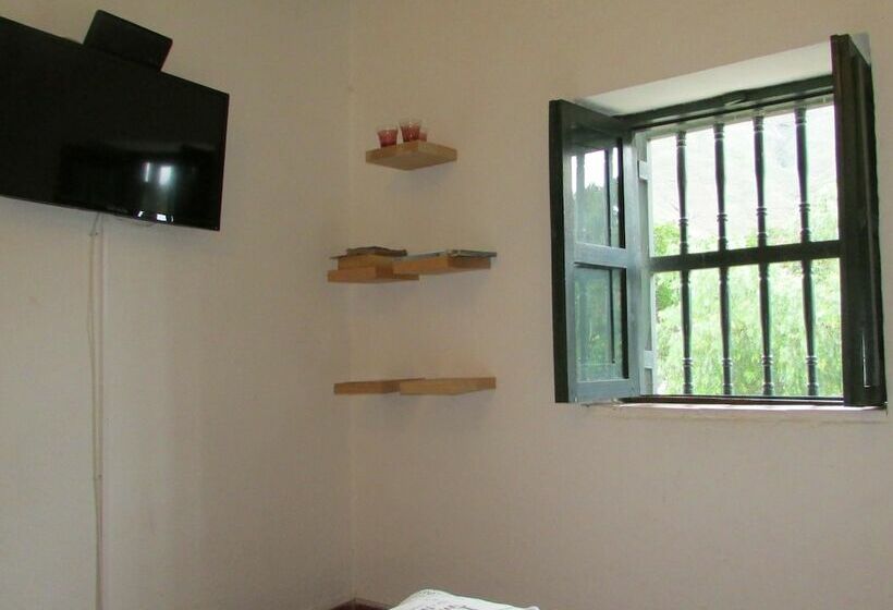 4인용 수피리어 룸, Tinva Hostal   Hostel