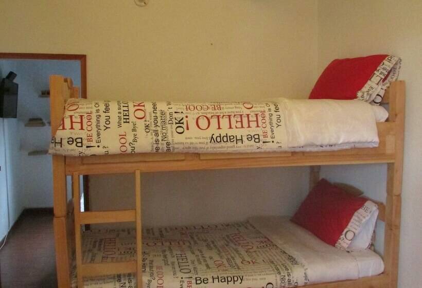 4인용 수피리어 룸, Tinva Hostal   Hostel