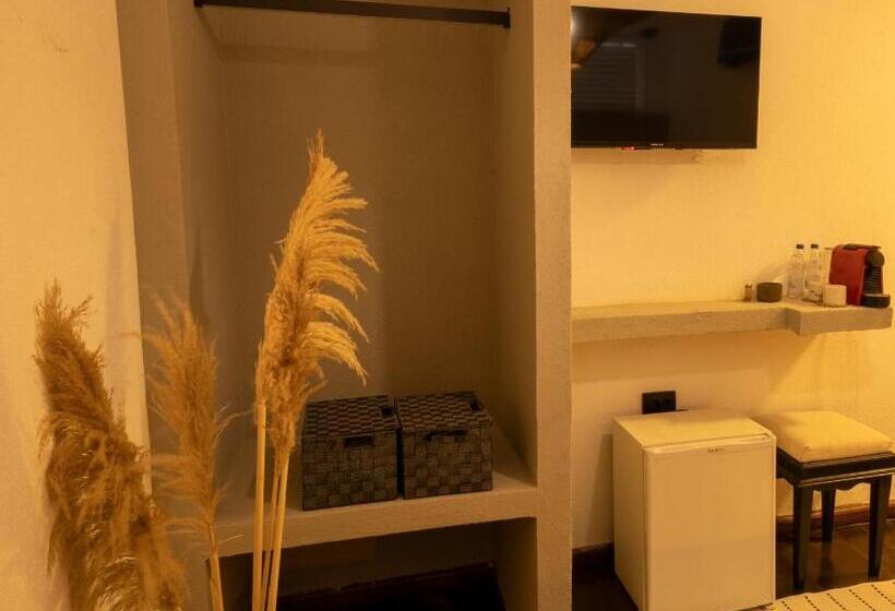 Economy-huone, Aleysim Alaçatı Design Als