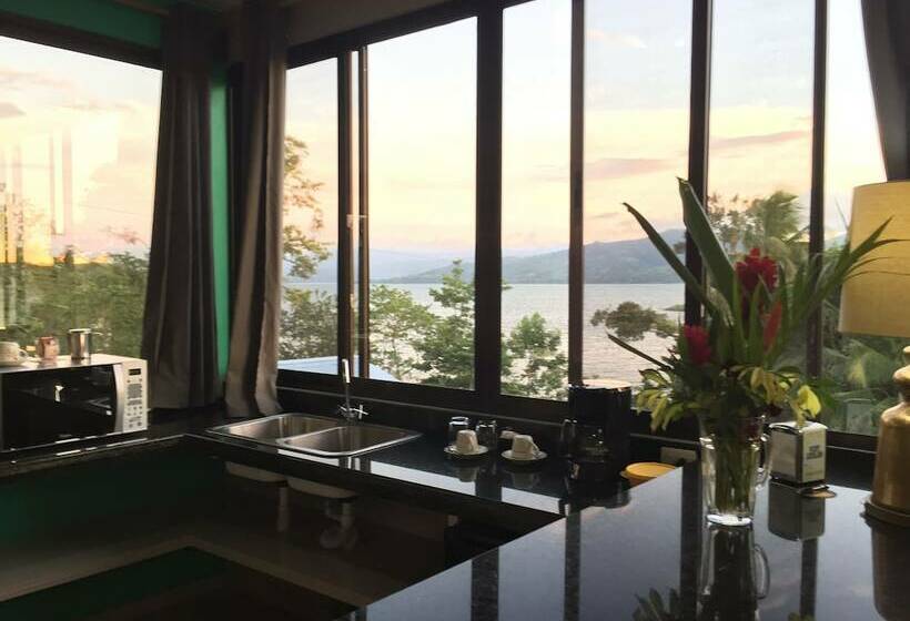 Студия Deluxe, Bluebay Bugenvil Lake Lodge