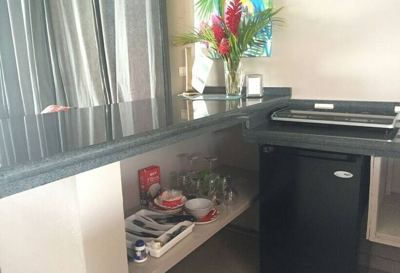 스탠다드 스튜디오, Bluebay Bugenvil Lake Lodge