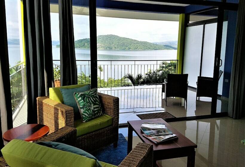 스탠다드 스튜디오, Bluebay Bugenvil Lake Lodge