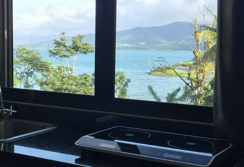 デラックススタジオ, Bluebay Bugenvil Lake Lodge