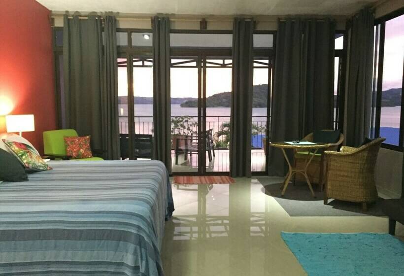 스탠다드 스튜디오, Bluebay Bugenvil Lake Lodge