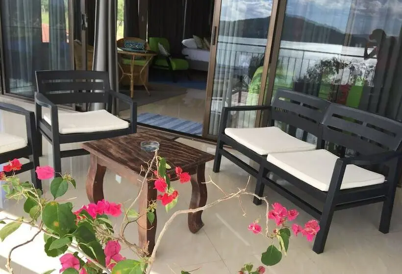 スタンダードスタジオ, Bluebay Bugenvil Lake Lodge