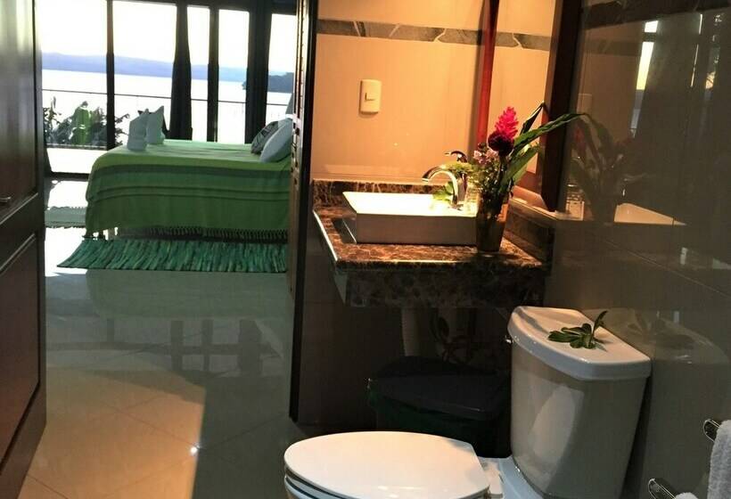 디럭스 스튜디오, Bluebay Bugenvil Lake Lodge