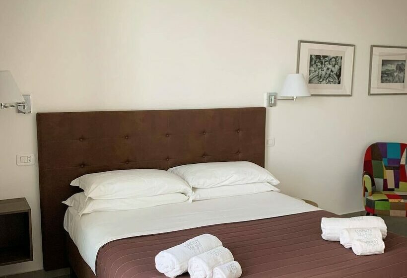 디럭스 룸, Liberty Palace