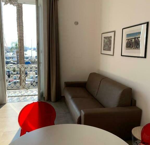 디럭스 스위트, Liberty Palace