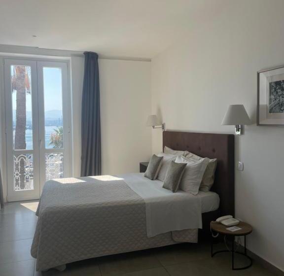 디럭스 룸, Liberty Palace