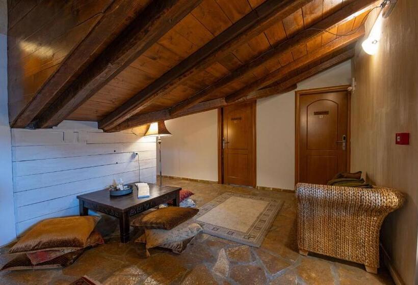 חדר סטנדרט לארבעה, Archontiko Fiamegou Hotel&spa