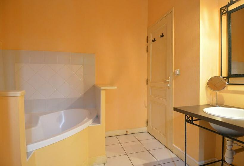 스탠다드 룸, Restaurant Côte Garonne Le Balcon Des Dames   Tonneins Marmande Agen   Chambres Climatisées