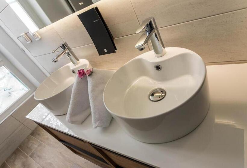 패밀리 주니어 스위트, Restaurant Côte Garonne Le Balcon Des Dames   Tonneins Marmande Agen   Chambres Climatisées