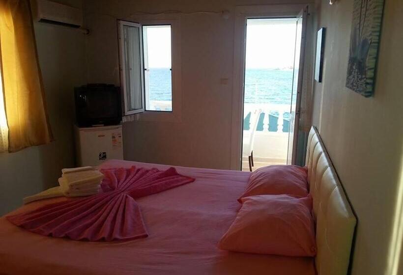اتاق استاندارد با چشم‌انداز دریا, Yona Motel