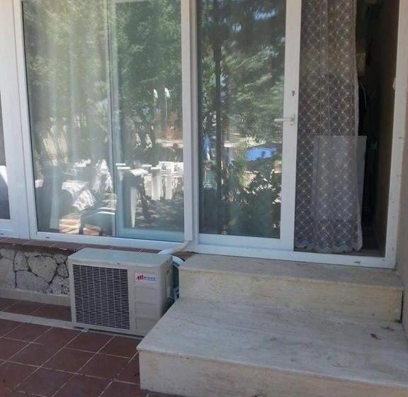 Triple Room Sea View, Yona Motel